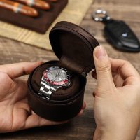 BUGOLINI Sarutobi - 1 Slot Leather Watch Holder With Zipper - Retro Watch Holder - Sincerus Leather - Coffee - Image 5