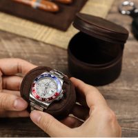 BUGOLINI Sarutobi - 1 Slot Leather Watch Holder With Zipper - Retro Watch Holder - Sincerus Leather - Coffee - Image 4