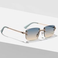 BUGOLINI® Markuss - Designer Sunglasses - Polarized - UV400 - Gold Green Yellow - Image 4